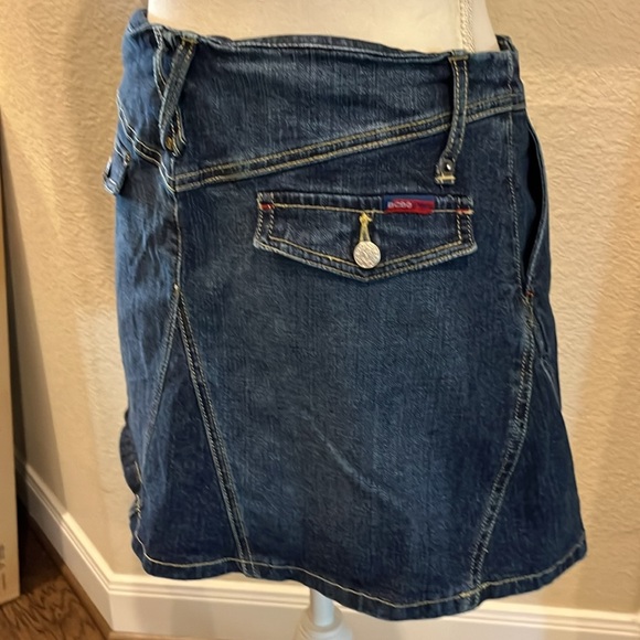 BCBG Maxazria Jeans Denim Skirt Size 4 - Picture 9 of 16